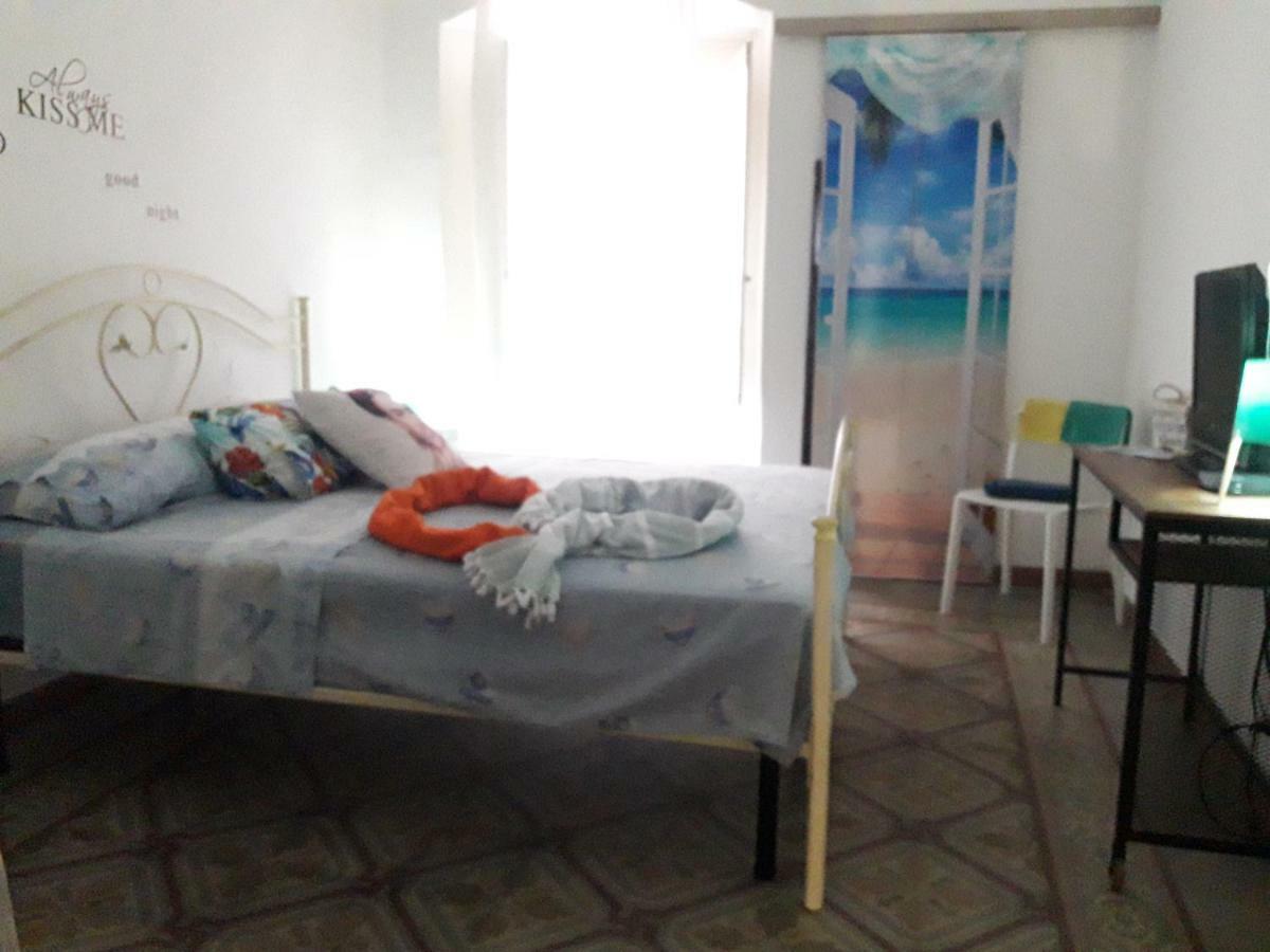 Al Molo Sant'Eligio Hotel Taranto Esterno foto